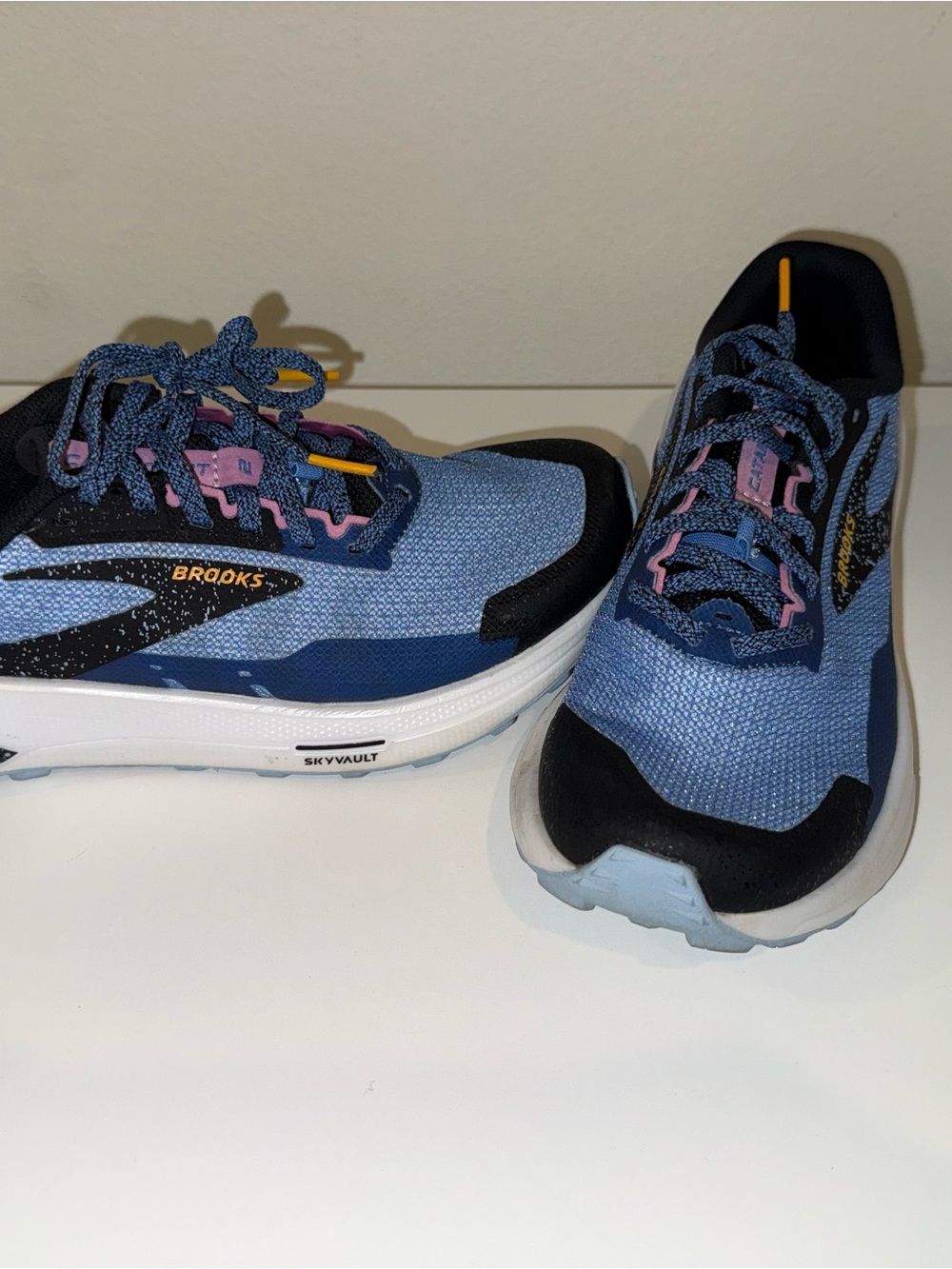 Brooks Blue Running Sneakers with Black & Pink Details - Picture 3 of 6
